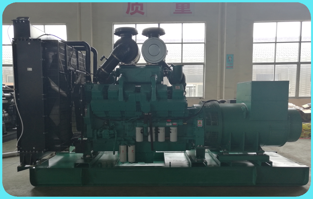 重慶康明斯系列主用640KW柴油發電機組保質保量出貨，送往客戶手中